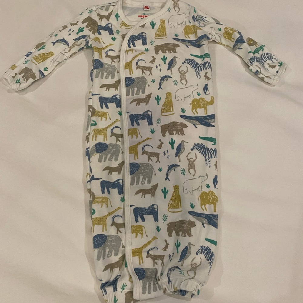 Magnetic me 0-3 month onesie gown